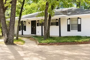 704 Dobbins Rd, Corsicana, TX 75110 - Photo 1