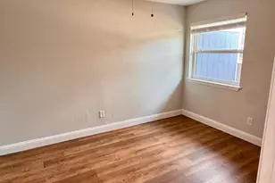624 E 3rd St, Springtown, TX 76082 - Photo 8