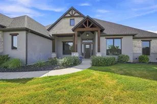 400 Dove Meadow Trl, Waxahachie, TX 75167 - Photo 2