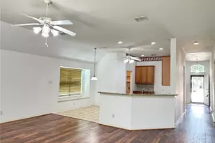 7806 Quiet Waters Dr, Arlington, TX 76016 - Photo 8