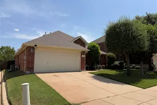 7806 Quiet Waters Dr, Arlington, TX 76016 - Photo 2