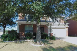 316 Hummingbird Dr, Little Elm, TX 75068 - Photo 2