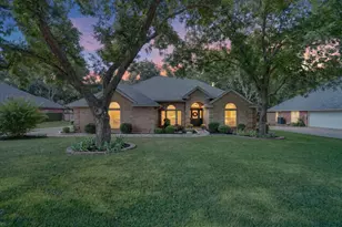 9216 Hanging Moss Dr, Granbury, TX 76049 - Photo 1