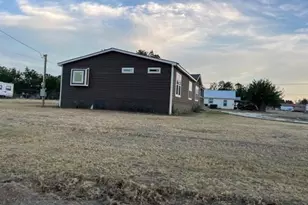 209 N Ave C, Knox City, TX 79529 - Photo 2