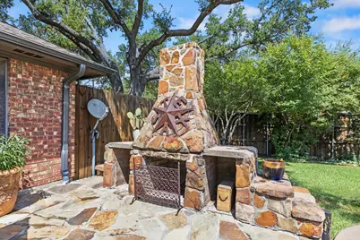 1946 Oakbluff Drive, Carrollton, TX 75007 - Photo 30