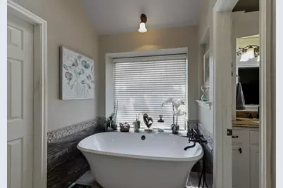 1946 Oakbluff Drive, Carrollton, TX 75007 - Photo 22