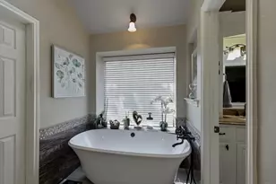 1946 Oakbluff Dr, Carrollton, TX 75007 - Photo 22