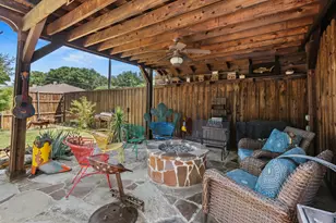 1946 Oakbluff Dr, Carrollton, TX 75007 - Photo 4