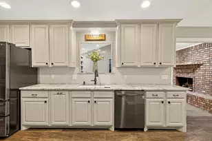 1946 Oakbluff Dr, Carrollton, TX 75007 - Photo 8