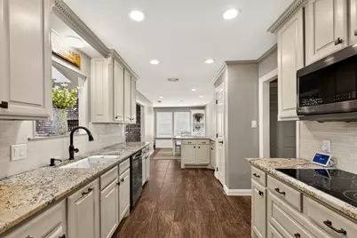 1946 Oakbluff Drive, Carrollton, TX 75007 - Photo 16