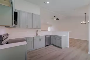 4201 Arbor Creek Dr, Carrollton, TX 75010 - Photo 10