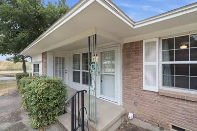 300 Parkwood Place, Lewisville, TX 75067 - Photo 30