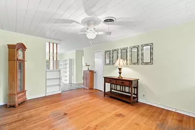 300 Parkwood Place, Lewisville, TX 75067 - Photo 14