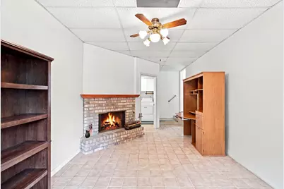 300 Parkwood Place, Lewisville, TX 75067 - Photo 12