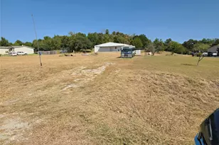 243 Blue Sky Ln, Springtown, TX 76082 - Photo 4