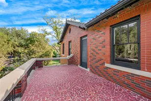 2127 Pembroke Dr, Fort Worth, TX 76110 - Photo 26