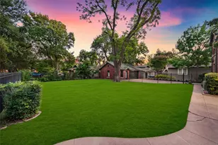 2127 Pembroke Dr, Fort Worth, TX 76110 - Photo 36