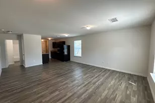 1110 Jones St, Greenville, TX 75401 - Photo 4