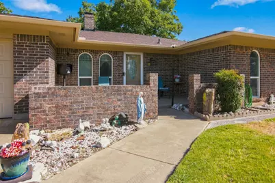 504 Panama Court, Granbury, TX 76048 - Photo 2