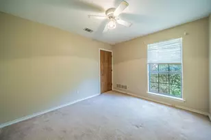 529 Winston St, Grand Prairie, TX 75052 - Photo 14