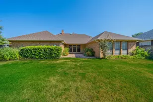 529 Winston St, Grand Prairie, TX 75052 - Photo 24