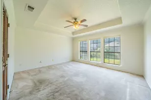 529 Winston St, Grand Prairie, TX 75052 - Photo 10