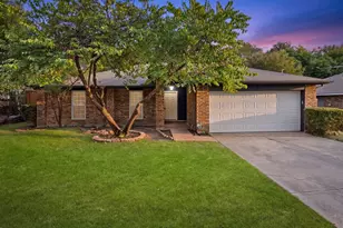 4952 Hollow Ridge Rd, Dallas, TX 75227 - Photo 1