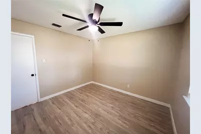 2213 E Biscayne Drive, Irving, TX 75060 - Photo 14