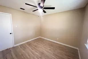 2213 E Biscayne Dr, Irving, TX 75060 - Photo 14