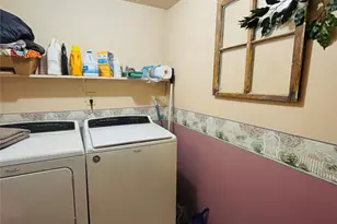 110 N Love Ave, Florence, TX 76527 - Photo 6
