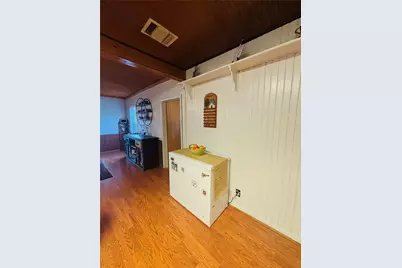 110 N Love Avenue, Florence, TX 76527 - Photo 10