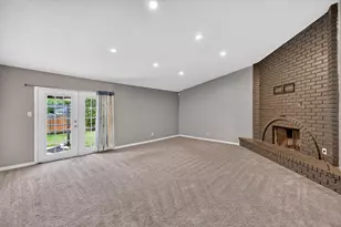 704 Levelland Dr, Arlington, TX 76017 - Photo 4