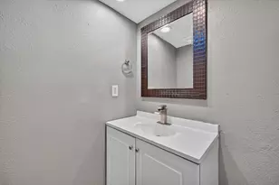 704 Levelland Dr, Arlington, TX 76017 - Photo 12