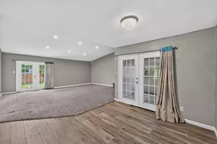 704 Levelland Dr, Arlington, TX 76017 - Photo 2