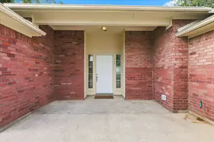 208 Cory Ct, Krum, TX 76249 - Photo 4