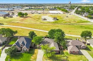 208 Cory Ct, Krum, TX 76249 - Photo 38