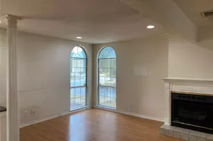 406 S Jefferson Street S, Irving, TX 75060 - Photo 6