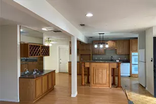 406 S Jefferson Street S, Irving, TX 75060 - Photo 8