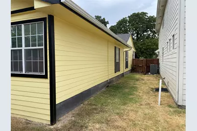 406 S Jefferson Street S, Irving, TX 75060 - Photo 26
