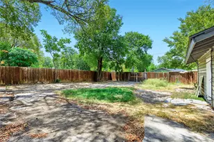2009 S First St, Garland, TX 75041 - Photo 26
