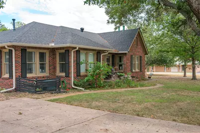 209 S Bond Street, Whitewright, TX 75491 - Photo 8