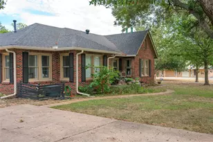 209 S Bond St, Whitewright, TX 75491 - Photo 8