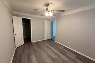 105 W Doyle St, Granbury, TX 76048 - Photo 12