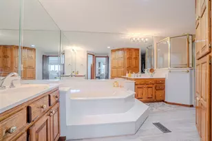 6371 Beacon Vista Cir, Granbury, TX 76049 - Photo 14