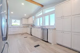 6371 Beacon Vista Cir, Granbury, TX 76049 - Photo 10
