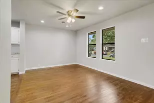 1310 W Laurel St, Sherman, TX 75092 - Photo 6