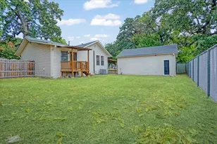 1310 W Laurel St, Sherman, TX 75092 - Photo 22