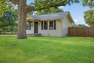 1310 W Laurel St, Sherman, TX 75092 - Photo 1
