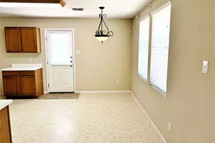 16556 Jasmine Springs Dr, Fort Worth, TX 76247 - Photo 4