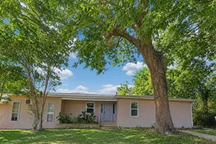 701 W Saunders St, Trenton, TX 75490 - Photo 1